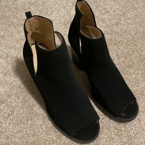 Soda Open toe velour tape booties size 7 women’s black never worn scuff at toe